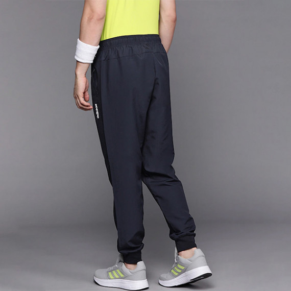 http://13.233.79.61/products/men-navy-blue-stanford-solid-joggers