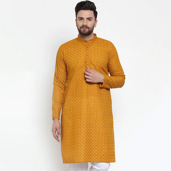 http://13.233.79.61/products/men-yellow-printed-straight-kurta