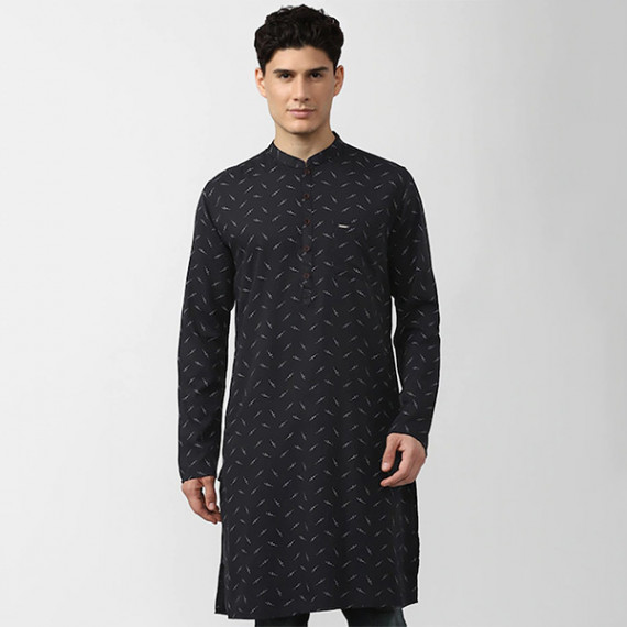 http://13.233.79.61/products/men-black-geometric-printed-kurta-1