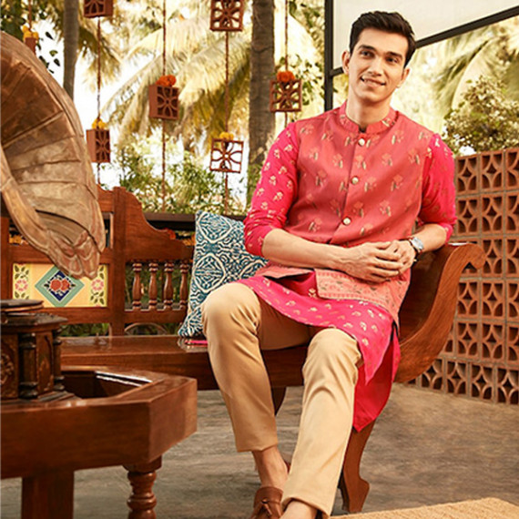 http://13.233.79.61/products/men-magenta-pink-golden-floral-printed-thread-work-floral-kurta-2