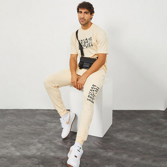 http://13.233.79.61/products/men-cream-colored-solid-slim-fit-cotton-joggers