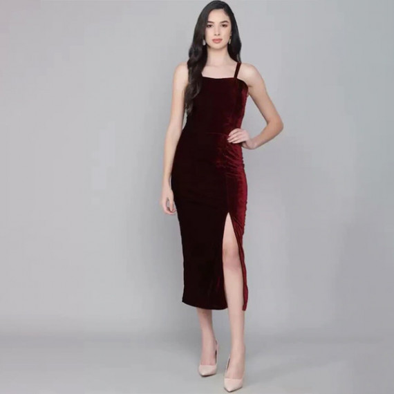 http://13.233.79.61/products/maroon-velvet-sheath-midi-dress