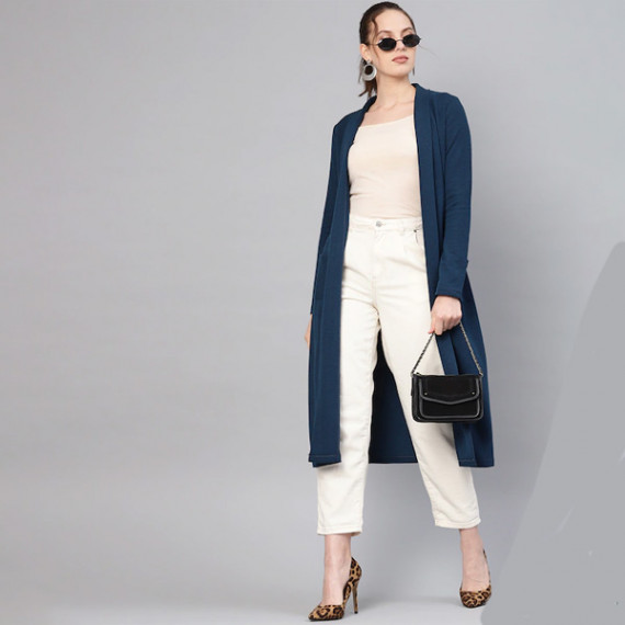 http://13.233.79.61/products/women-teal-blue-longline-solid-open-front-winter-shrug