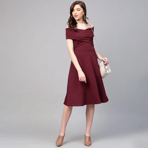 http://13.233.79.61/products/off-shoulder-pleated-fit-flare-dress