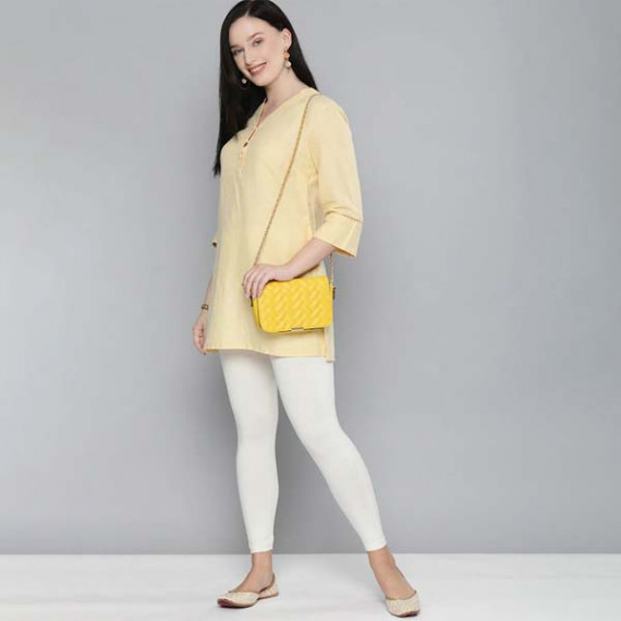 http://13.233.79.61/products/women-off-white-solid-leggings