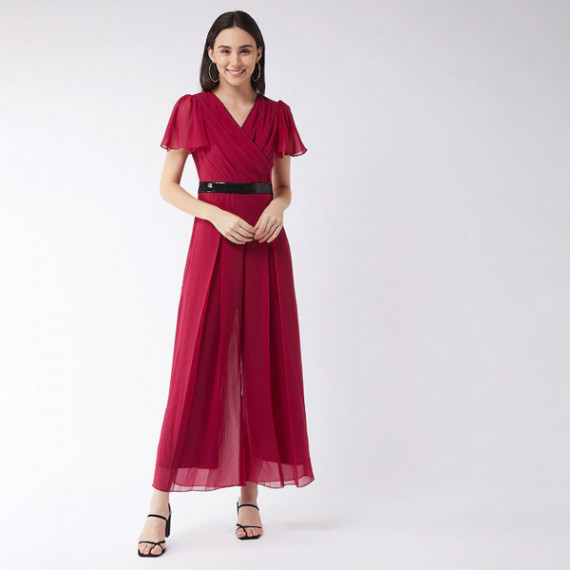 http://13.233.79.61/products/pink-black-pleated-jumpsuit-with-embellished-waist