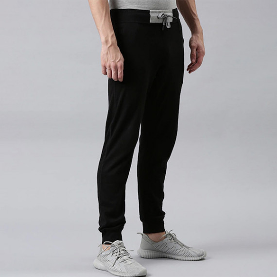 http://13.233.79.61/products/men-black-solid-organic-cotton-track-pants