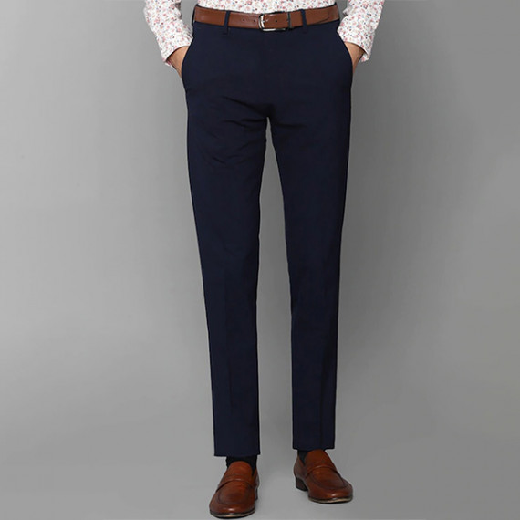 http://13.233.79.61/products/men-navy-blue-slim-fit-trousers