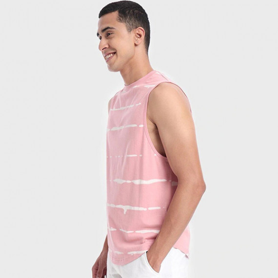 http://13.233.79.61/products/men-pink-oversized-vest