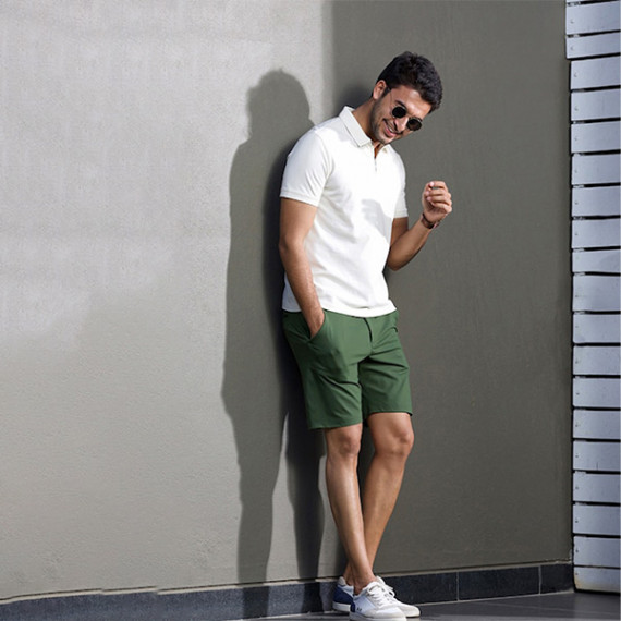 http://13.233.79.61/products/men-green-stretch-chino-shorts