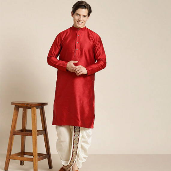 http://13.233.79.61/products/mens-cream-coloured-pure-cotton-double-layer-dhoti-gold-zari-border