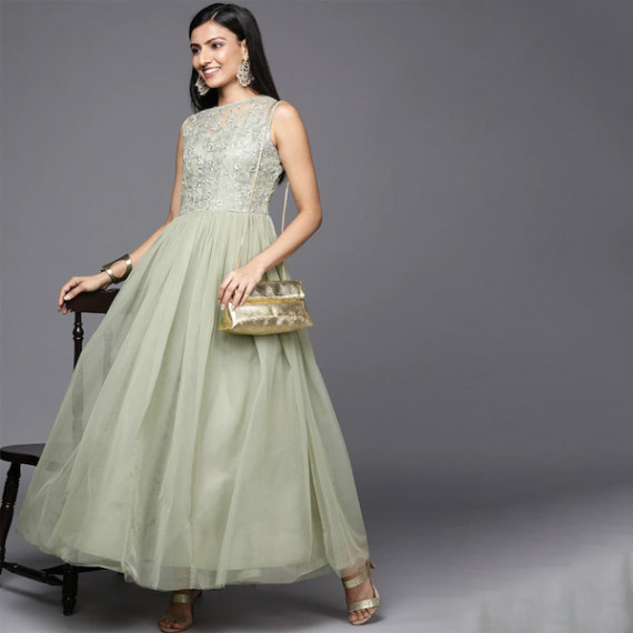 http://13.233.79.61/products/green-ethnic-embroidered-net-maxi-dress
